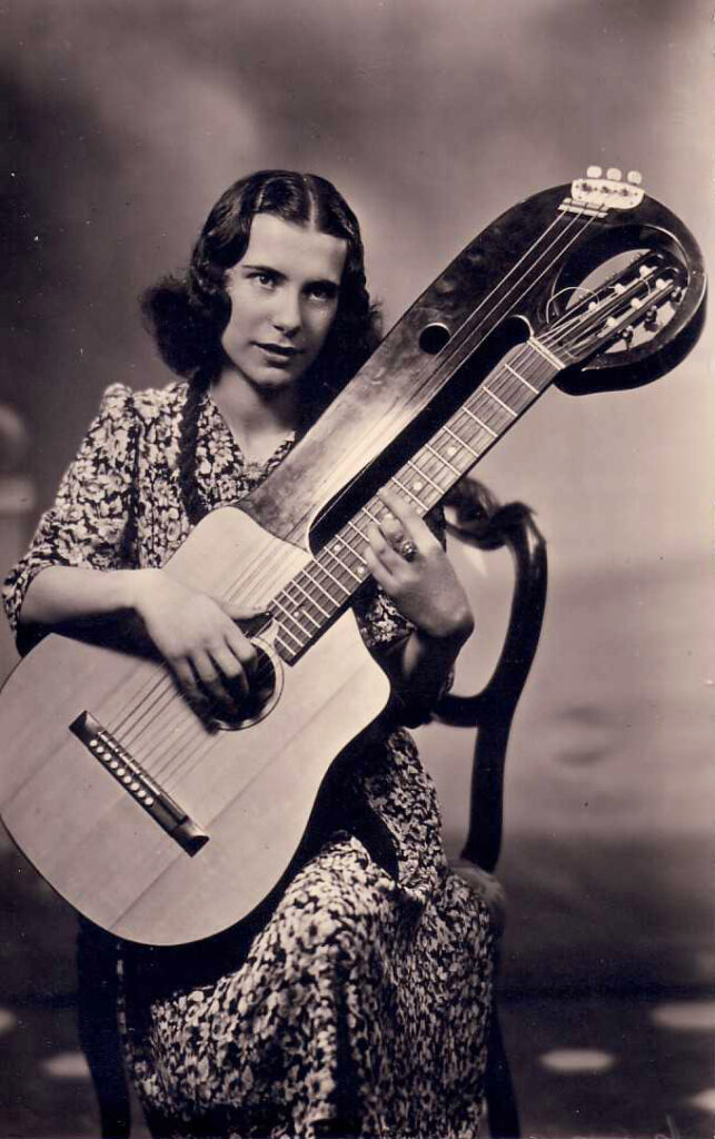 Women in Harp Guitar History: Today's Players